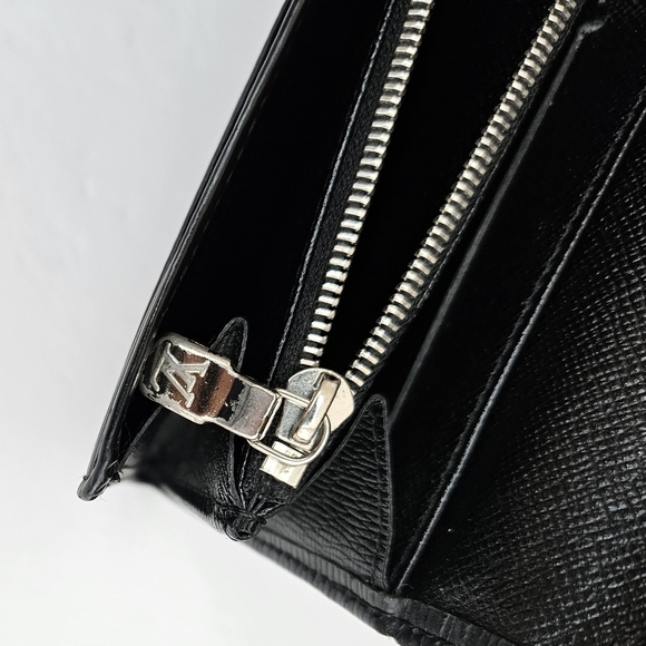 LOUIS VUITTON Epi Portefeuille Sarah Long Black Wallet - Picture 11 of 15